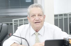 Vereador indica marcação de consultas pelo celular