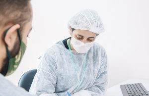 Consultas médicas e oficinas terapêuticas são oferecidas à distância pela Prefeitura de Osasco