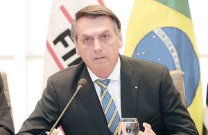 Bolsonaro amplia leque de serviços aptos a abrirem as portas, mas governadores resistem à medida