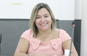 Néia Costa pede suspensão de corte de água e luz durante pandemia
