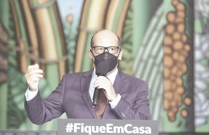 Governo de SP vai testar e produzir vacina contra coronavírus