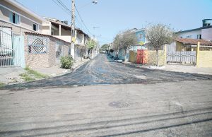 Prefeitura já implanta nova camada asfáltica em vias do Rochdale