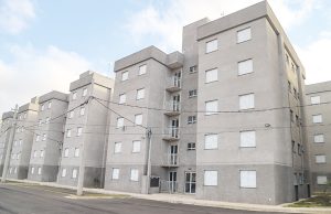 Rogério Lins comanda cerimônia de entrega dos 300 apartamentos do Residencial Vila Alemanha