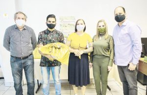 Sem cerimônia, nem festa, casais do Casamento Comunitário recebem alianças