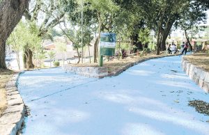 Moradores do Jardim D’Abril já usam praça revitalizada