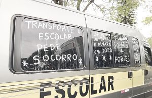 Transportadores escolares de Osasco protestam por melhorias