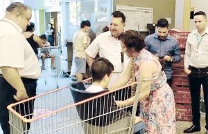 Lei impõe a supermercados de Osasco adaptação em carrinhos de compras para crianças especiais