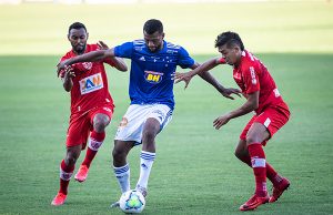 Ponte Preta despacha Afogados; Cruzeiro está fora da Copa do Brasil