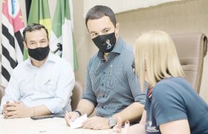 Lins encaminha para Câmara Municipal PL que cria carteira de identificação da pessoa autista em Osasco