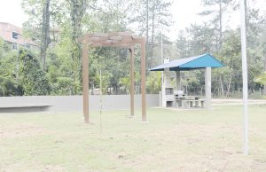 Parque Ecológico de Jandira recebe área de convivência com quiosques e churrasqueiras