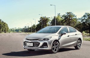 Nova versão do Chevrolet Cruze chega em fevereiro com visual mais esportivo