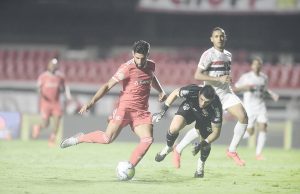 Brasileirão ‘pega fogo’ na reta final e liderança troca de dono