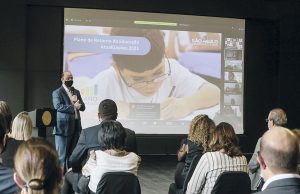Governo apresenta programa de volta às aulas na rede estadual a 645 prefeitos