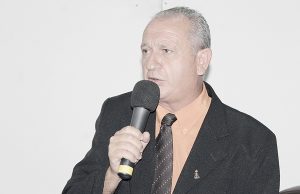 Parlamentar pede informações sobre obra paralisada de passarela
