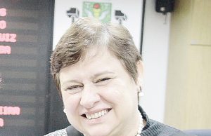 Vitimada por um câncer, morre a ex-vereadora Dra. Régia