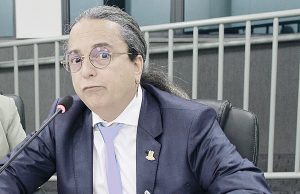 Ladenilson quer multa para quem fura a fila da vacina