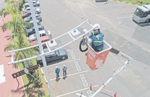 Prefeitura divulga número de WhatsApp para solicitação de troca de lâmpadas apagadas em vias públicas