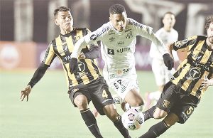 Tropeço em La Paz deixa Santos ameaçado de eliminação na Libertadores