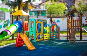 Playground, iluminação e pintura integram reforma do Cemei na Cidade das Flores