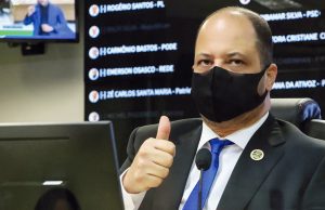 Bancada do Podemos ‘assedia’ e convida Ribamar para filiação ao partido