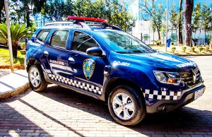 Posse de novo comandante da GCM de Carapicuíba é acompanhada da entrega de novas viaturas