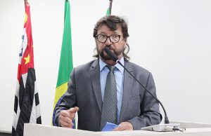 Prof. Batata defende a implantação de Pet Parks sustentáveis em Carapicuíba