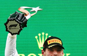 Verstappen volta ao topo da F1 com segundo lugar em Istambul