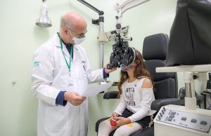 Campanha promove avaliação oftalmológica em alunos que retornam às aulas