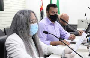 Ladenilson cobra cumprimento da lei de 11 anos atrás para uso de papel reciclado nos departamentos públicos