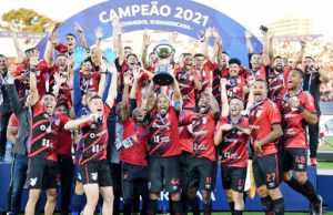 Palmeiras e Flamengo, em busca do tri, decidem Copa Libertadores, em Montevidéu