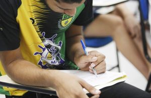 Portões se fecham às 13 horas para inscritos na prova do Enem 2021