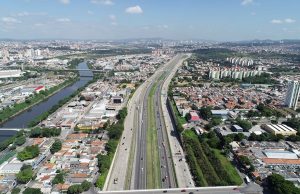 Concessionárias estimam 1,3 milhão de veículos nas rodovias da região no feriado da República