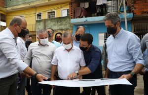 Ministro do Desenvolvimento Regional acompanha prefeito em vistoria às obras de urbanização do Rochdale