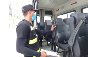 Vans escolares recebem QR Code para conferência dos pais após vistoria pelo Demutran de Barueri