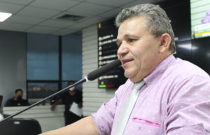 Parlamentares reclamam sobre qualidade dos alimentos fornecidos no Sacolão de Carapicuíba