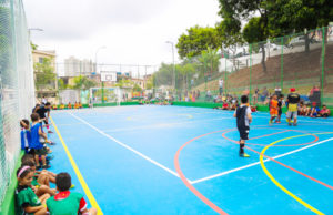 Área esportiva do Terra Nossa recebe campo de gramado sintético
