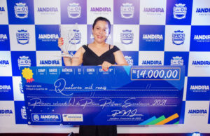 Professora Luana é premiada por tratar do ‘futuro’ dos estudantes de Jandira