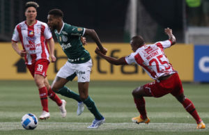 Palmeiras goleia bolivianos na busca pelo tetra da Libertadores