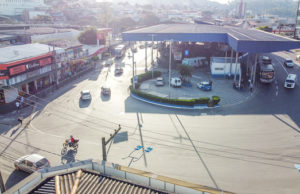 Obras de combate a enchentes interditam via no Centro de Itapevi