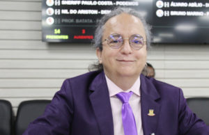 Ladenilson protocola PL por gratuidade nos ônibus a candidatos do Enem