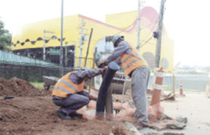 Fiação subterrânea avança e substitui postes em bairros de Barueri