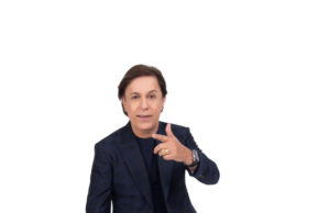 ‘O Tom Tá On’ chega com imitações e conhecidos personagens no Teatro Aspro