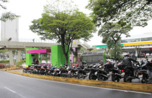 Motociclistas e motoboys têm espaço de apoio inaugurado no Alphaville