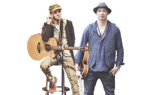 Cláudio Zoli e Zeca Baleiro cantam de graça para os namorados