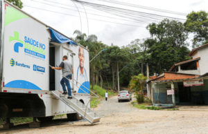 Depois de atendimentos no bairro Nova Cotia, Carreta da Saúde se desloca para Quatro Encruzilhadas