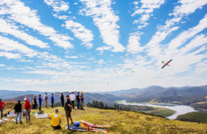 Encontro de Aeromodelismo abre atividades do Domingo no Parque em Pirapora