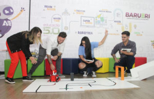 Robôs simulam resgate de vítimas em etapa da Olimpíada Brasileira de Robótica em Barueri