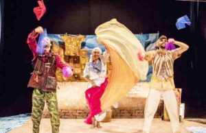 ‘Lavadores de Histórias’ encenam peça em Pirapora