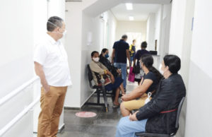 Prefeitura de Jandira promete ‘dobrar’ consultas, mas não informa se ‘combinou’ com médicos