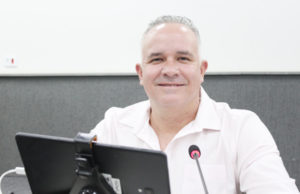 Câmara de Carapicuíba aprova PL que proíbe ‘pegar rabeira’ em veículos